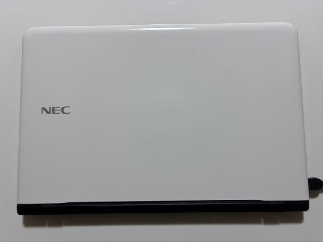 NEC ノートパソコン　Windows11 SSD 15.7インチ