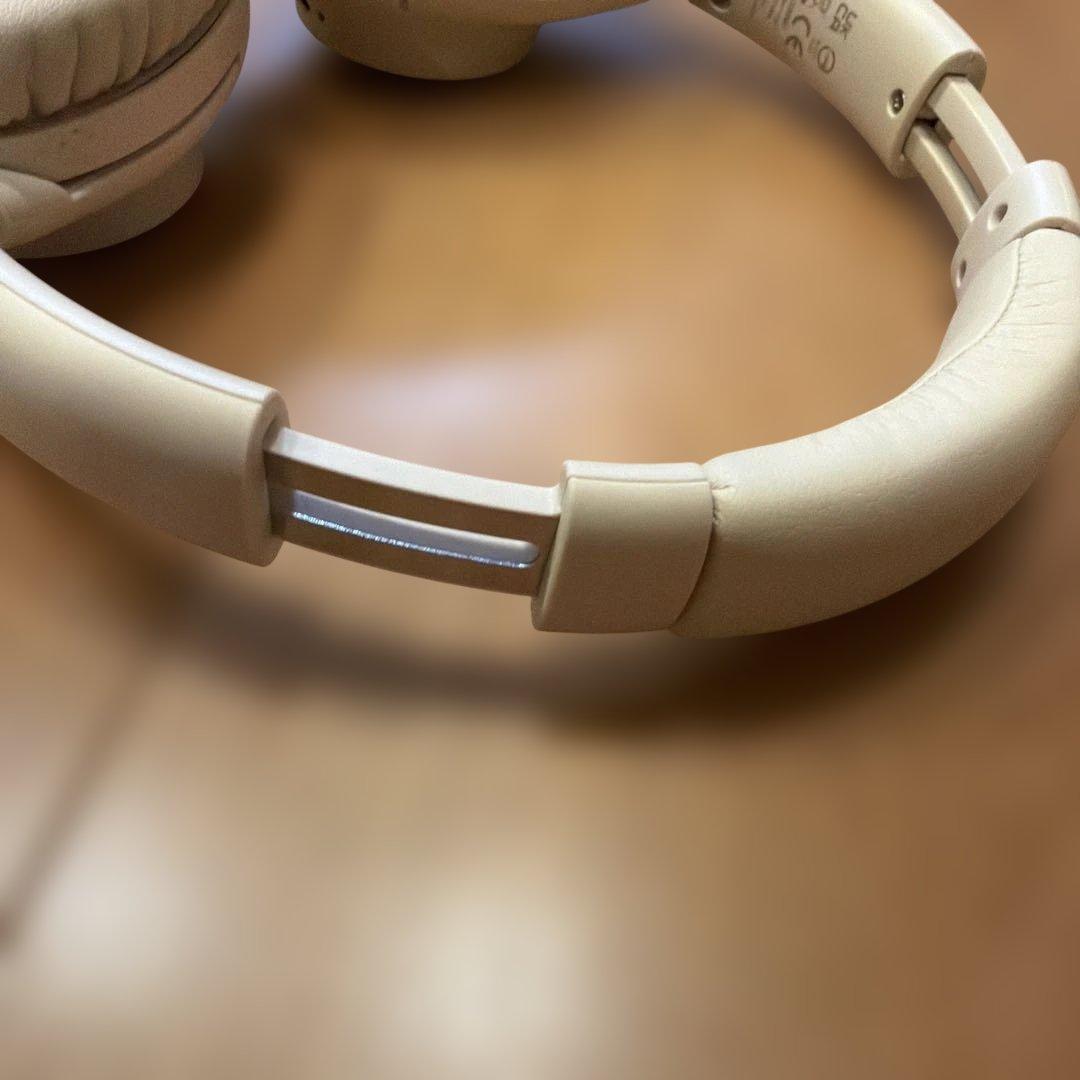 ホワイト ワイヤレスヘッドホン