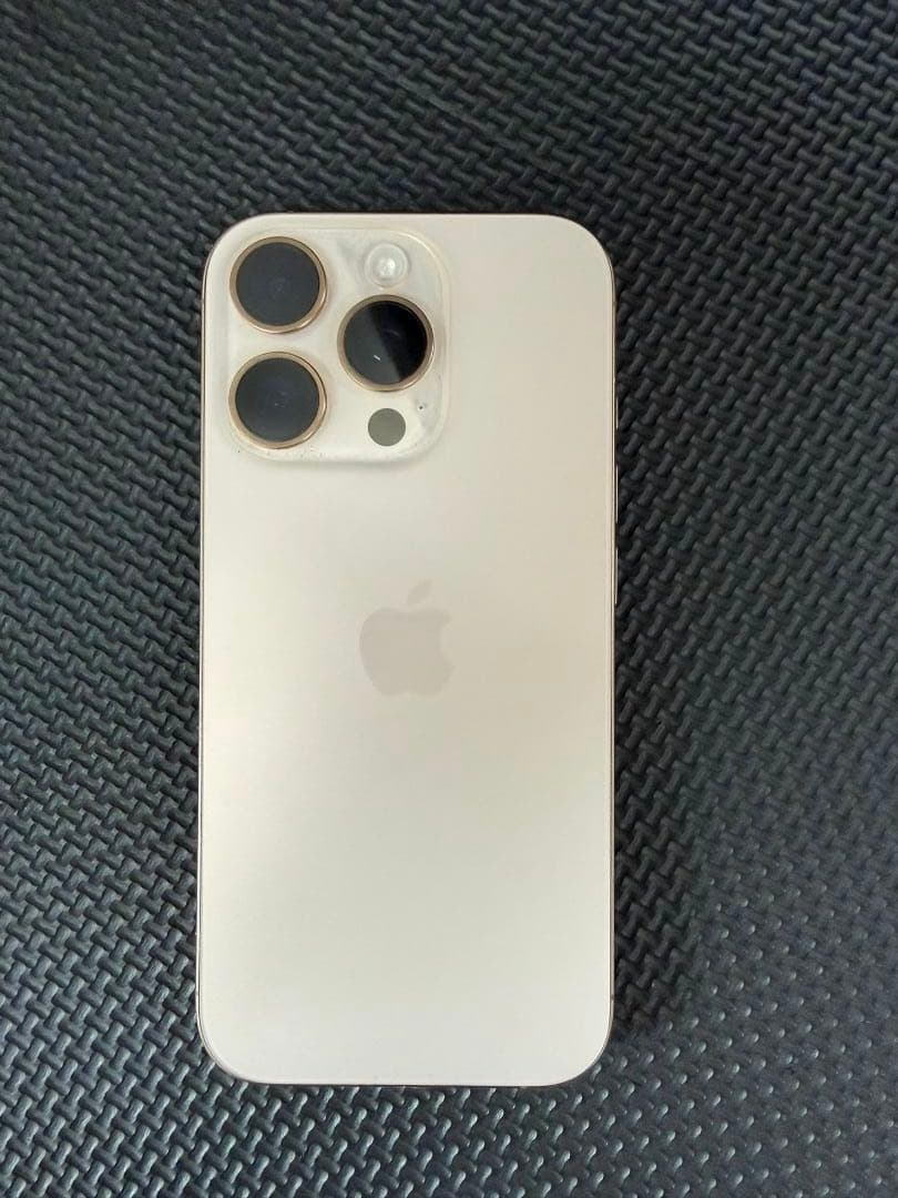 【美品】 iPhone 16 Pro　デザートチタニウム256GB 本体