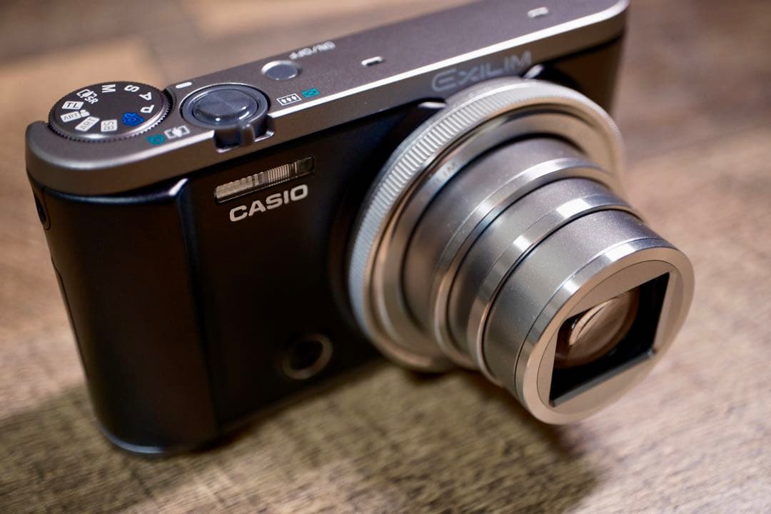 CASIO（カシオ）デジタルカメラ　EXILIM EX-ZR3100