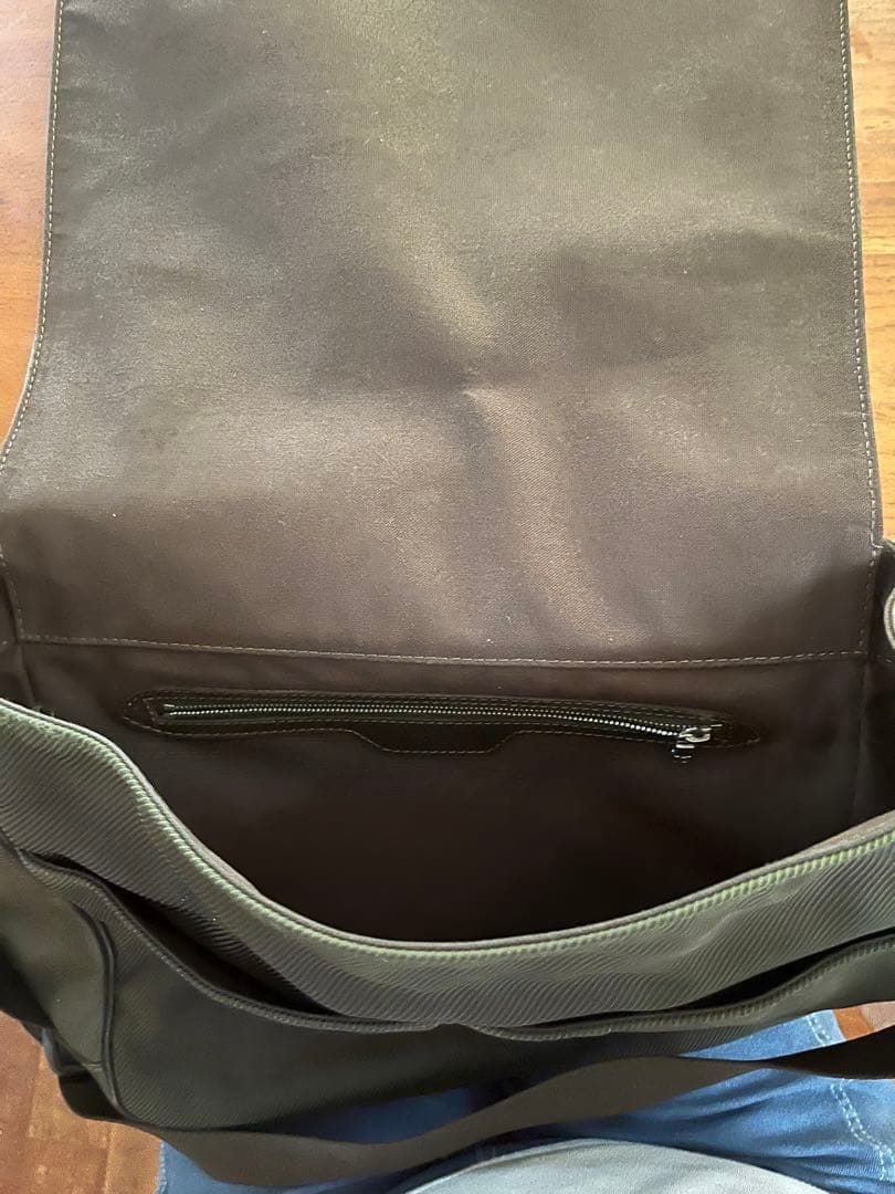 ルイヴィトン　タイガ　ヴィクトール