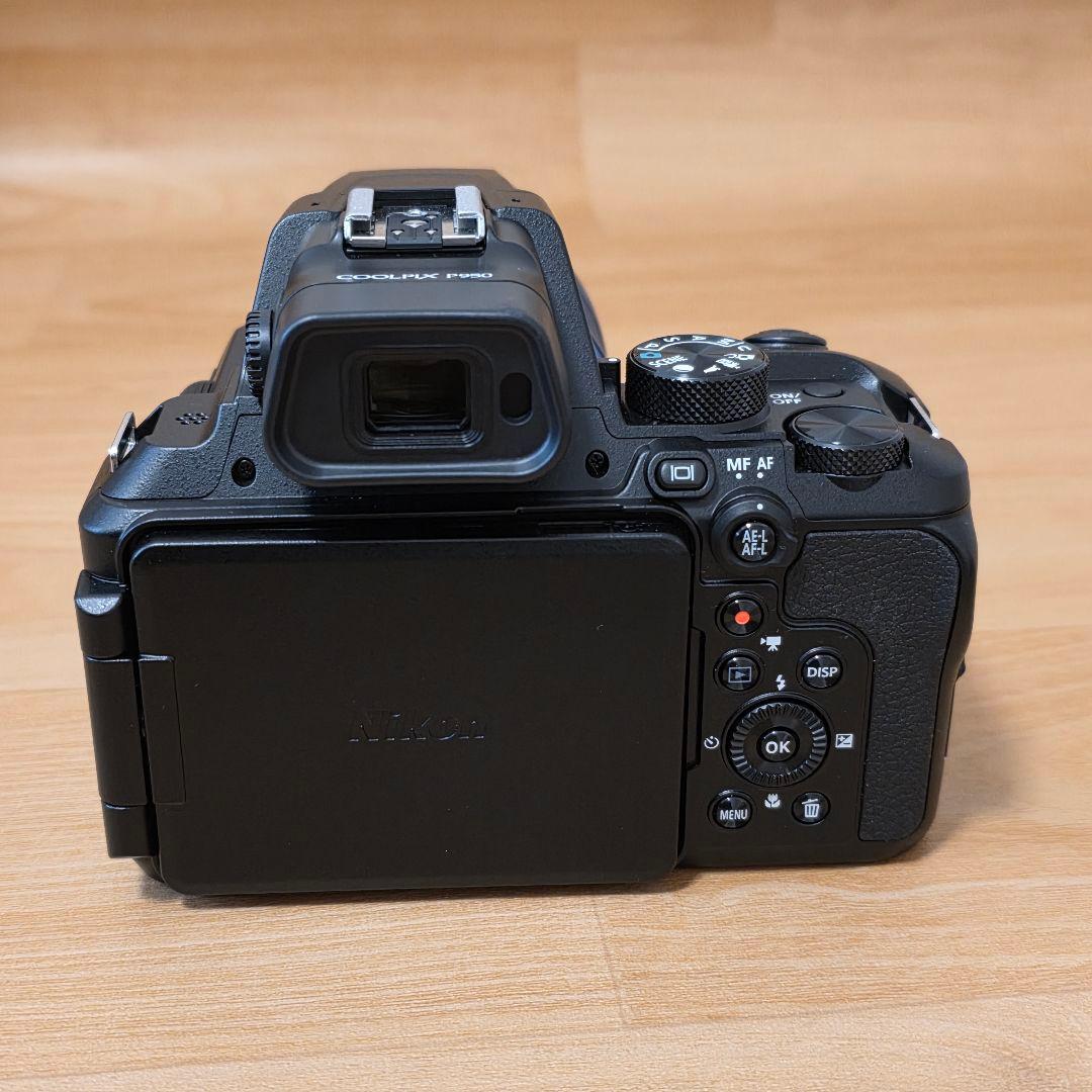 Nikon COOLPIX P950 純正セミソフトケース付き
