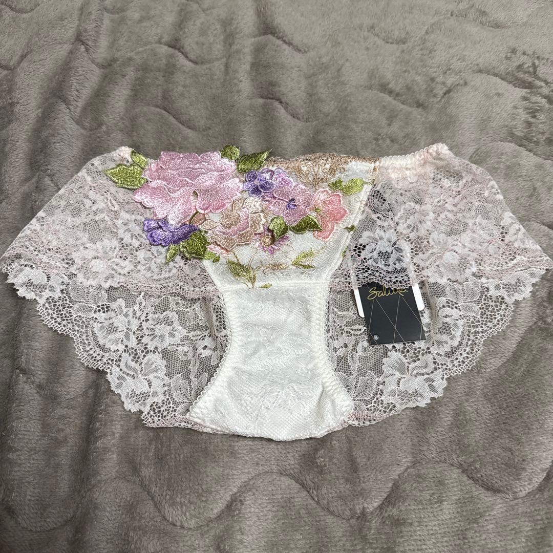 Salute 花柄刺繍 セットアップ