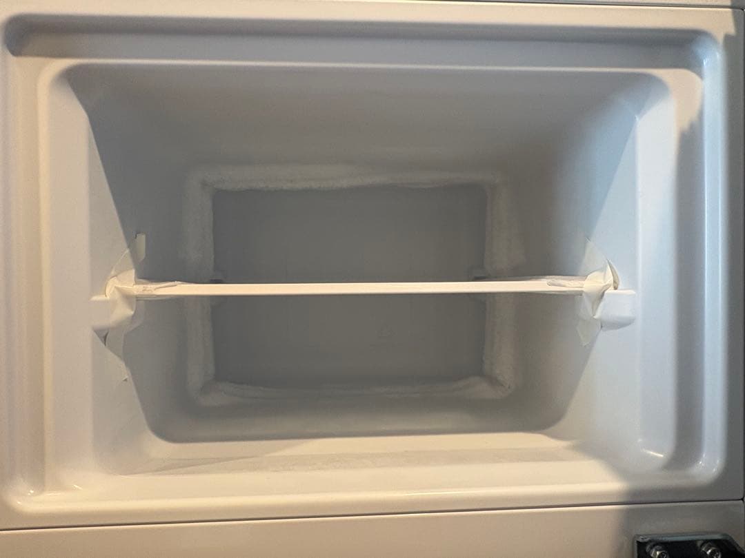 【送料込】Hisense HR-B12HW 冷蔵庫 124L