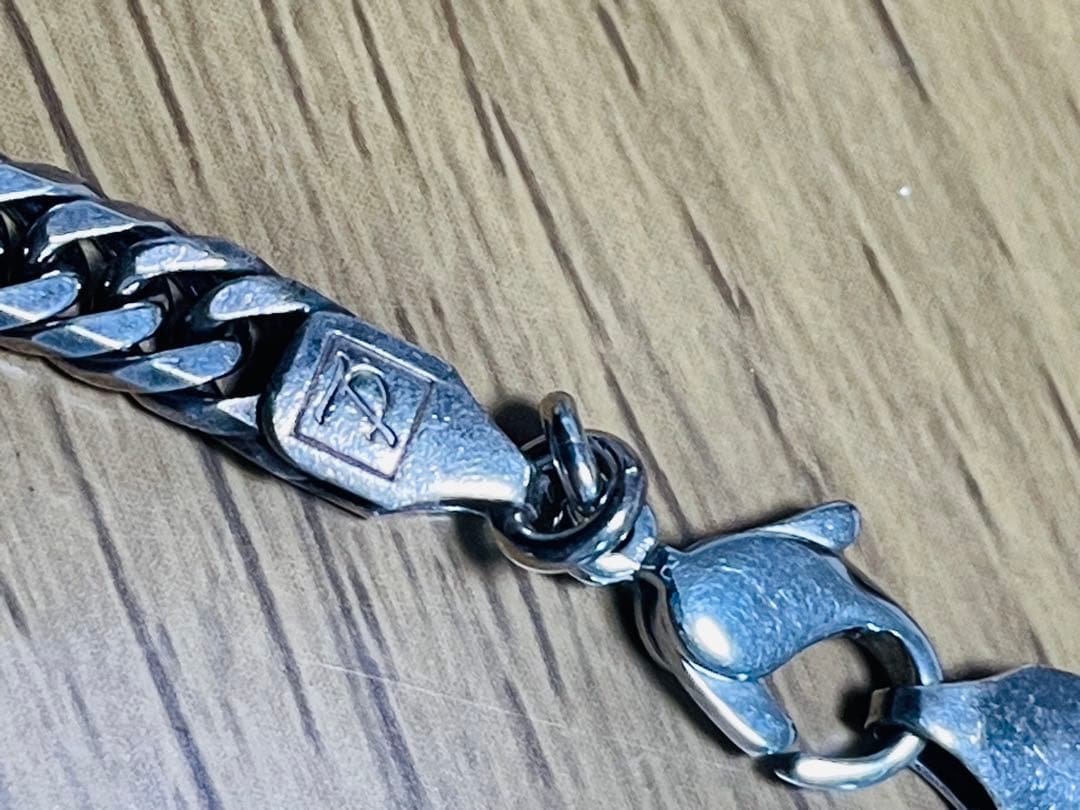 レダシルマ ネックレス