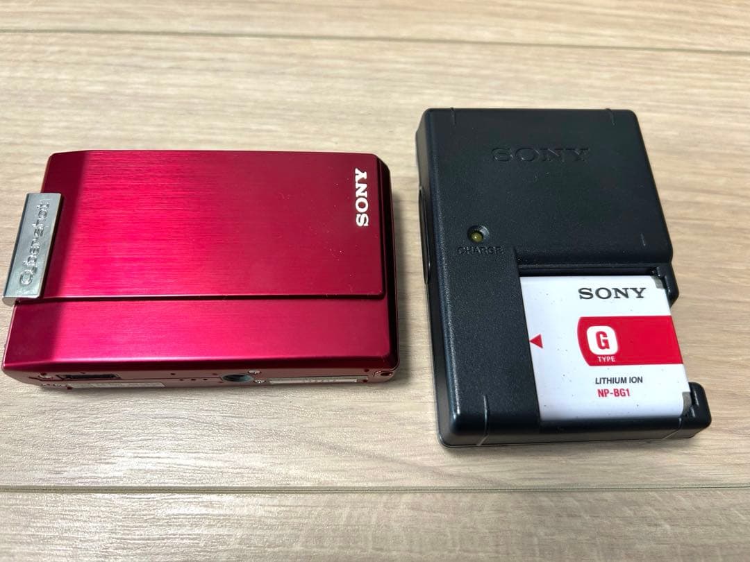 SONY コンパクトデジタルカメラ サイバーショット　レッド 充電器付き