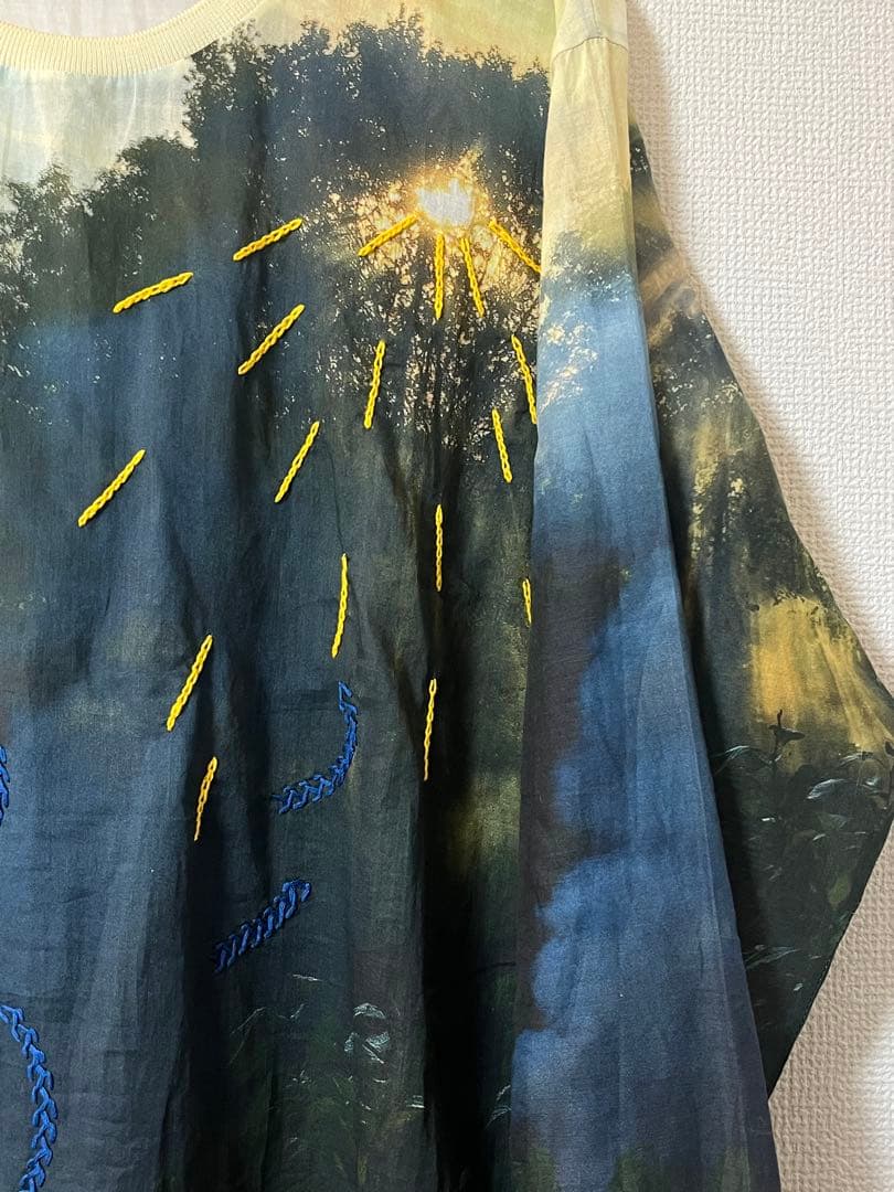 トップス BLESS EMBELLISHED HOLIDAYSHIRT