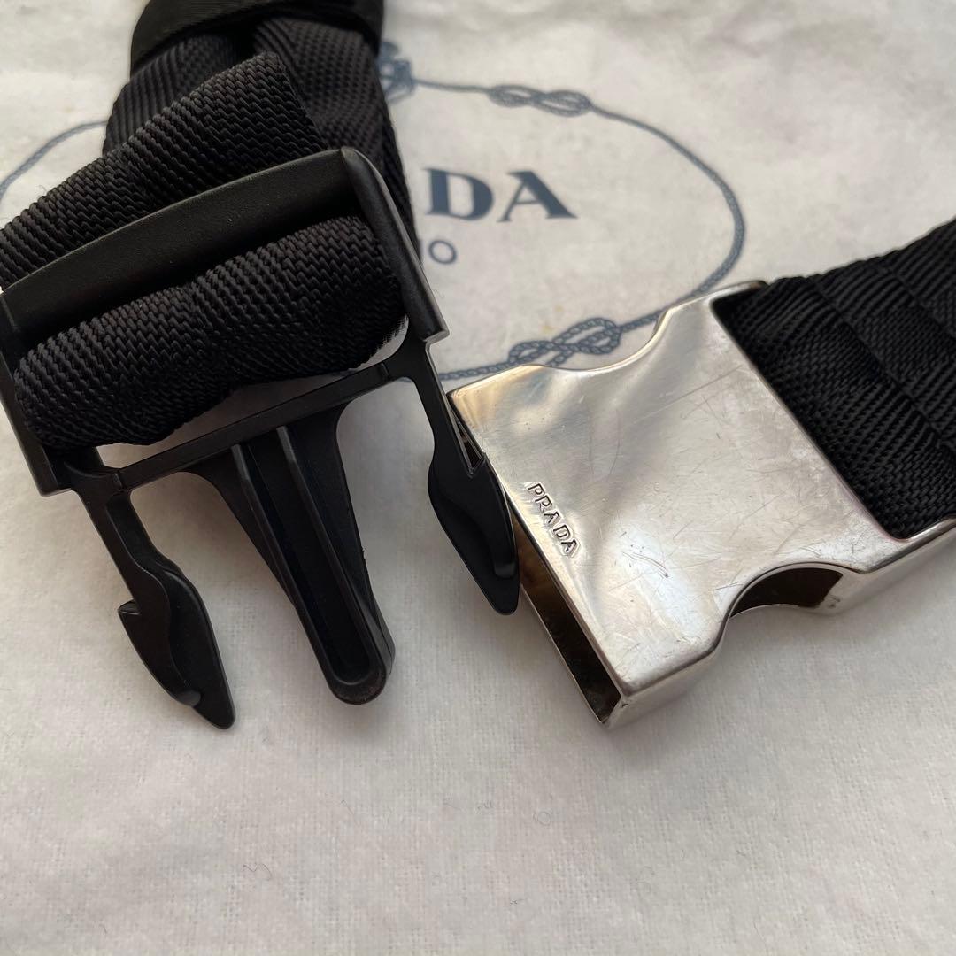 PRADA ブラック ボディバッグ 黒 ナイロン ウエストポーチ　プラダ