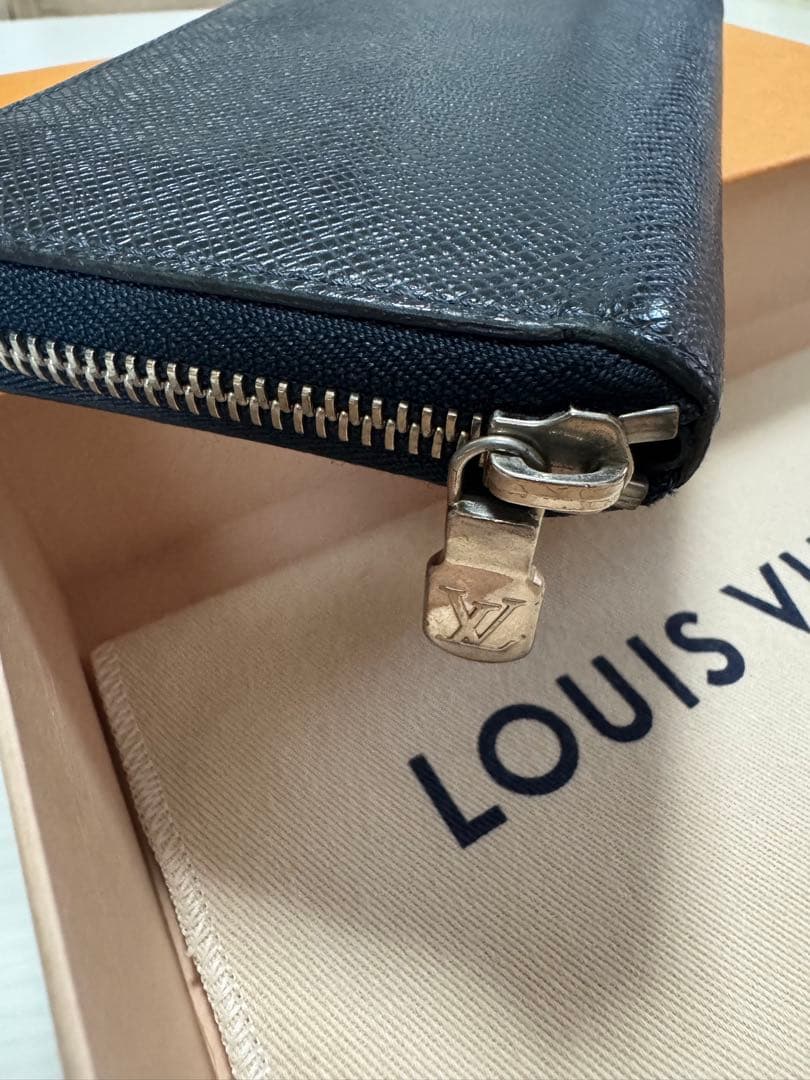 LOUIS VUITTON 長財布　タイガ　ヴェルティカル ネイビー