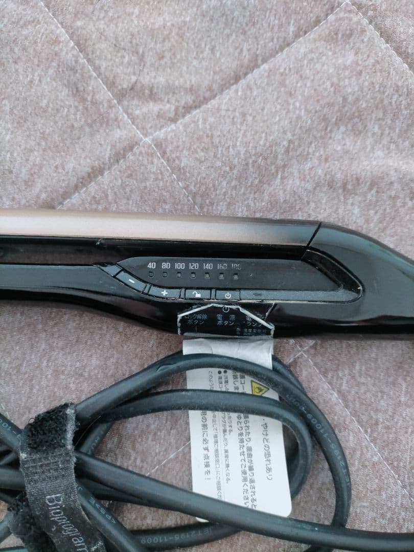 【お値下げ】ヘアビューロン4dplus 40-180℃ストレートヘアアイロン