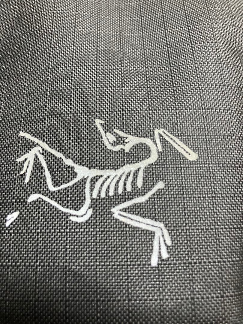 なな ARC'TERYX Fyx 13メッセンジャーバッグ　フィックス