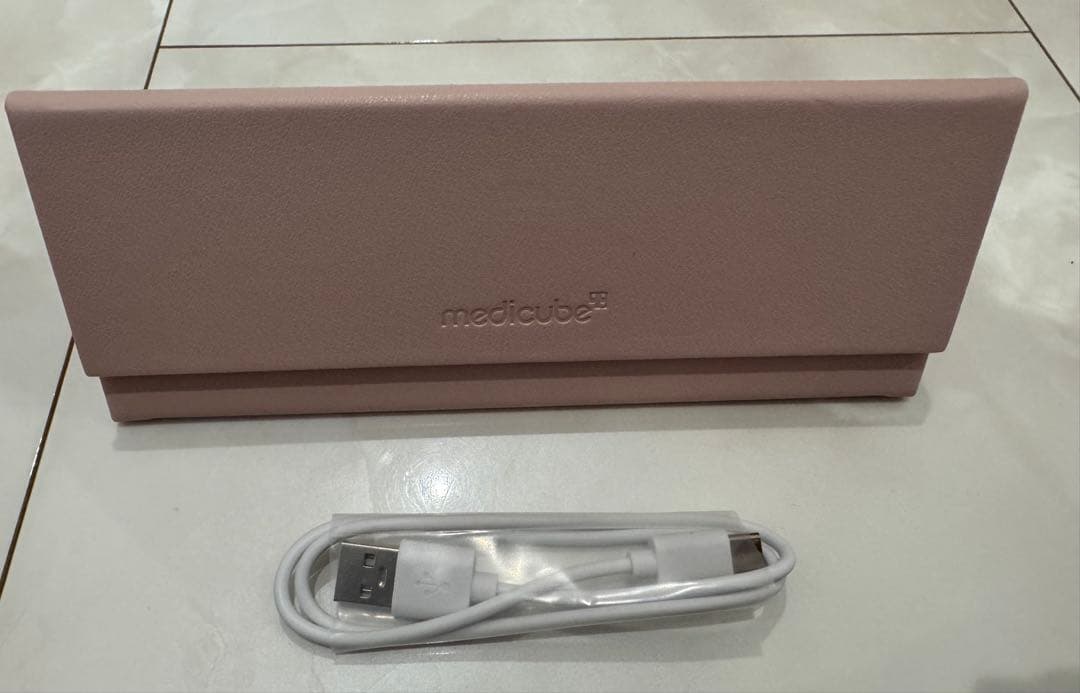 メディキューブ　AGEーR BOOOSTER PRO 美顔器 専用