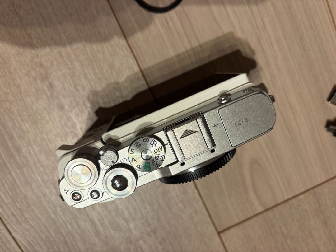 オリンパス PEN E-P7 14-42mm EZレンズキット ホワイト(1台)