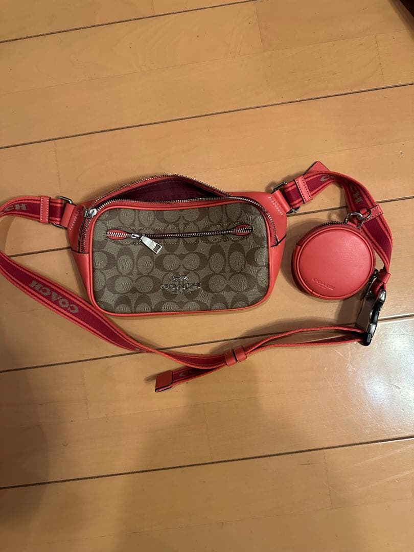 COACH ボディバッグ レッド/ブラウン