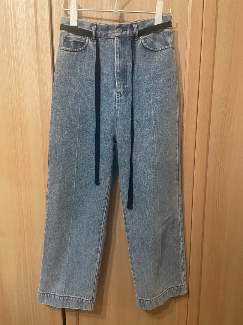 ウィムガゼット　センタープレスデニムパンツ