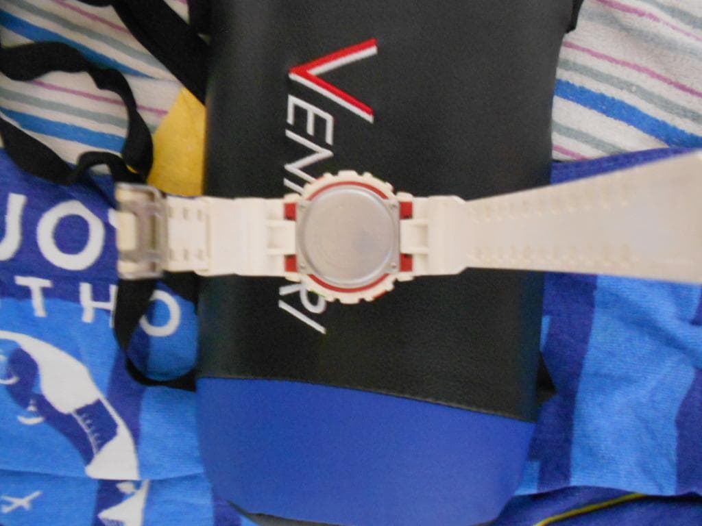 Gショック３台　2台動作確認　１台ベルト切れ