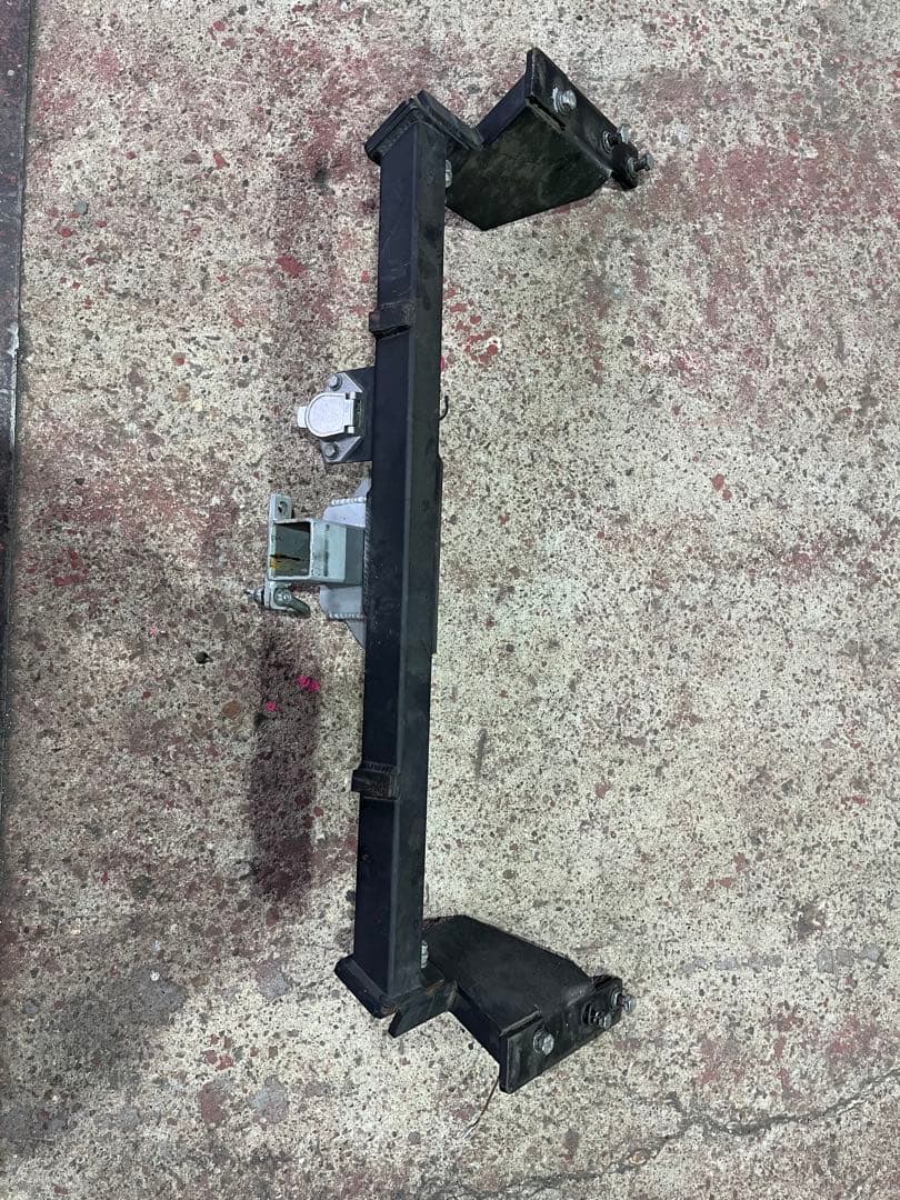 20 ヴェルファイア　ヒッチメンバー