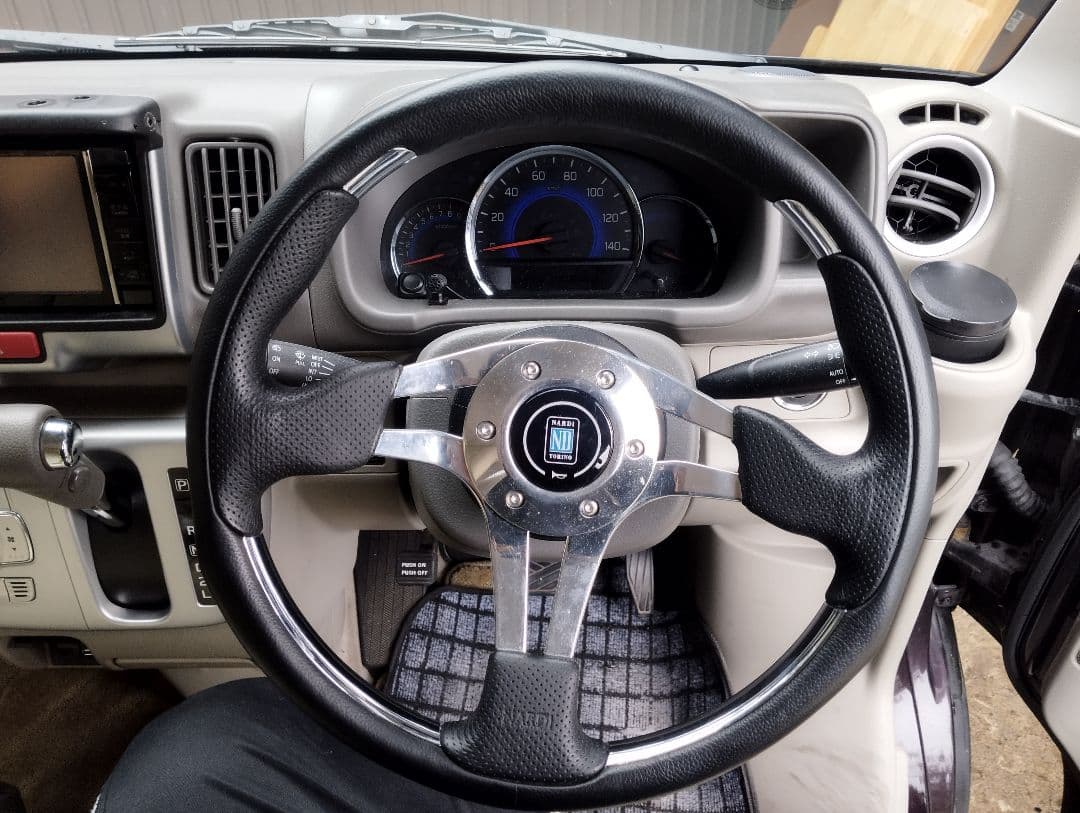 正規品NARDIステアリング綺麗