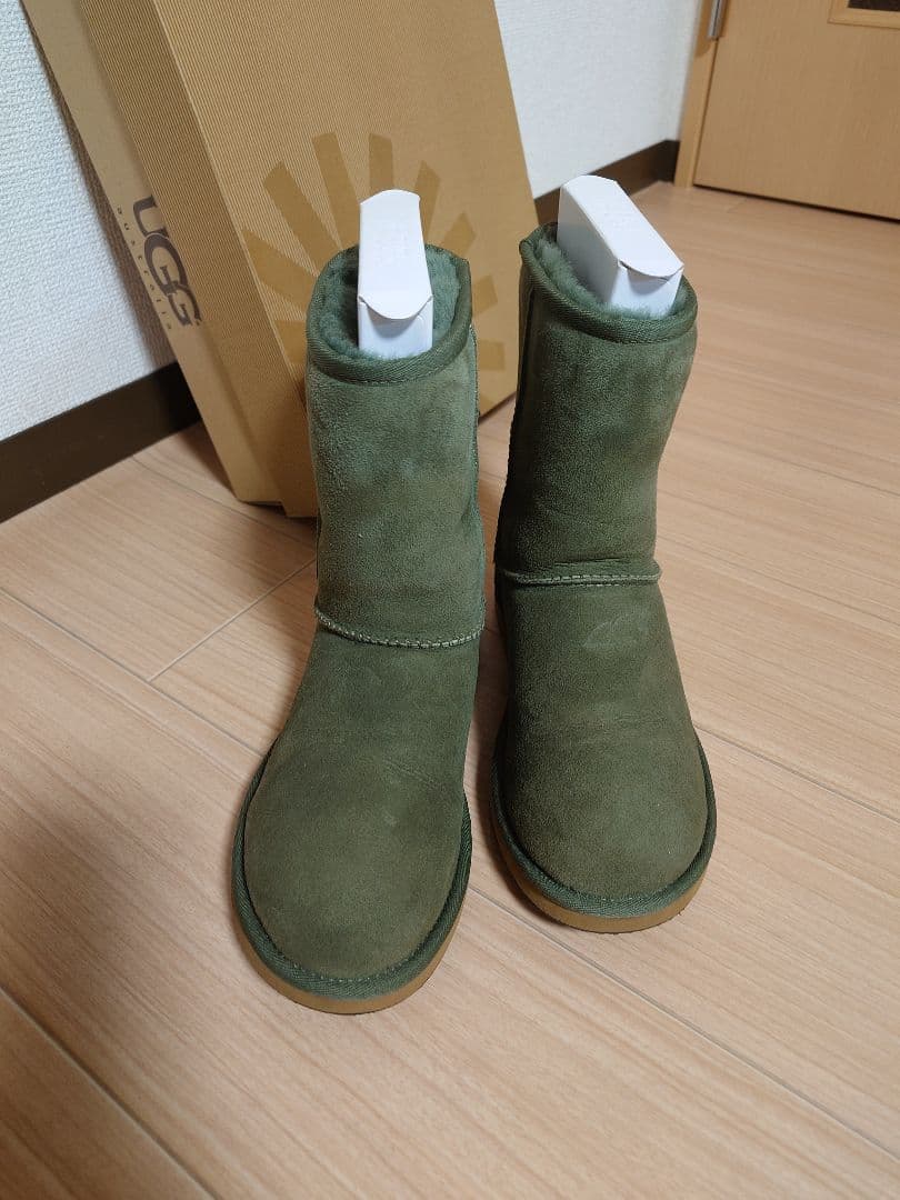 UGG グリーン ムートンブーツ