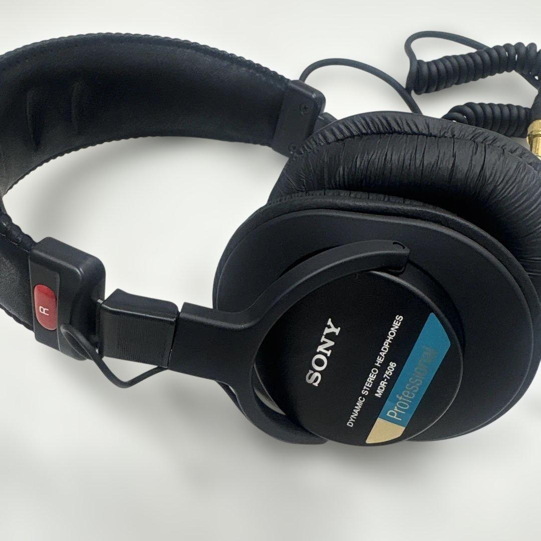 美品スタジオ・モニターヘッドホン SONY MDR-7506