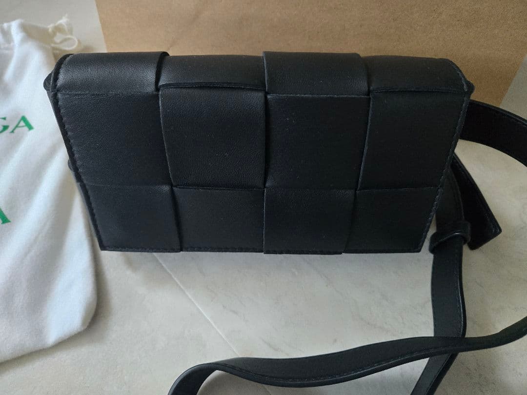 ボッテガヴェネタ　カセット　ショルダーバッグ　ブラック