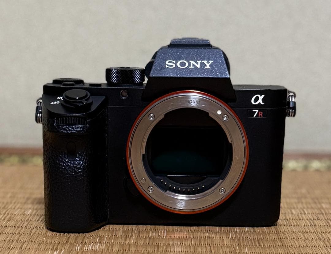 新品級 ソニー α7R II ILCE-7RM2 15,237ショット 付属品