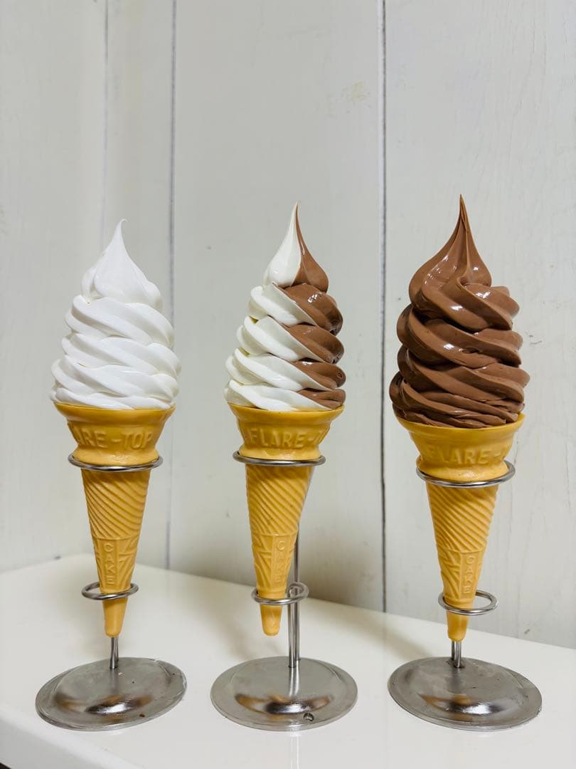 ソフトクリーム食品サンプル　バニラ、チョコレート、ミックス　スタンド付き
