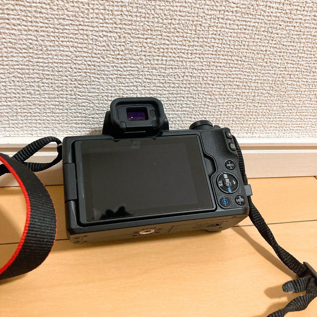 ミラーレス　ダブルレンズキット　eos kiss m 【値引き不可】