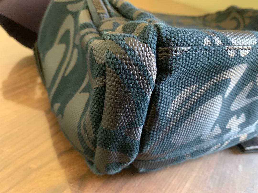 美品メッセンジャーバック