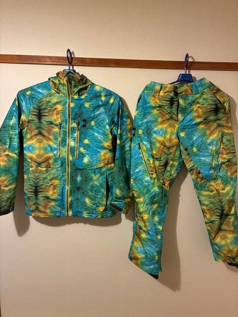 Burton ak 2L スタッガージャケット　セットアップ