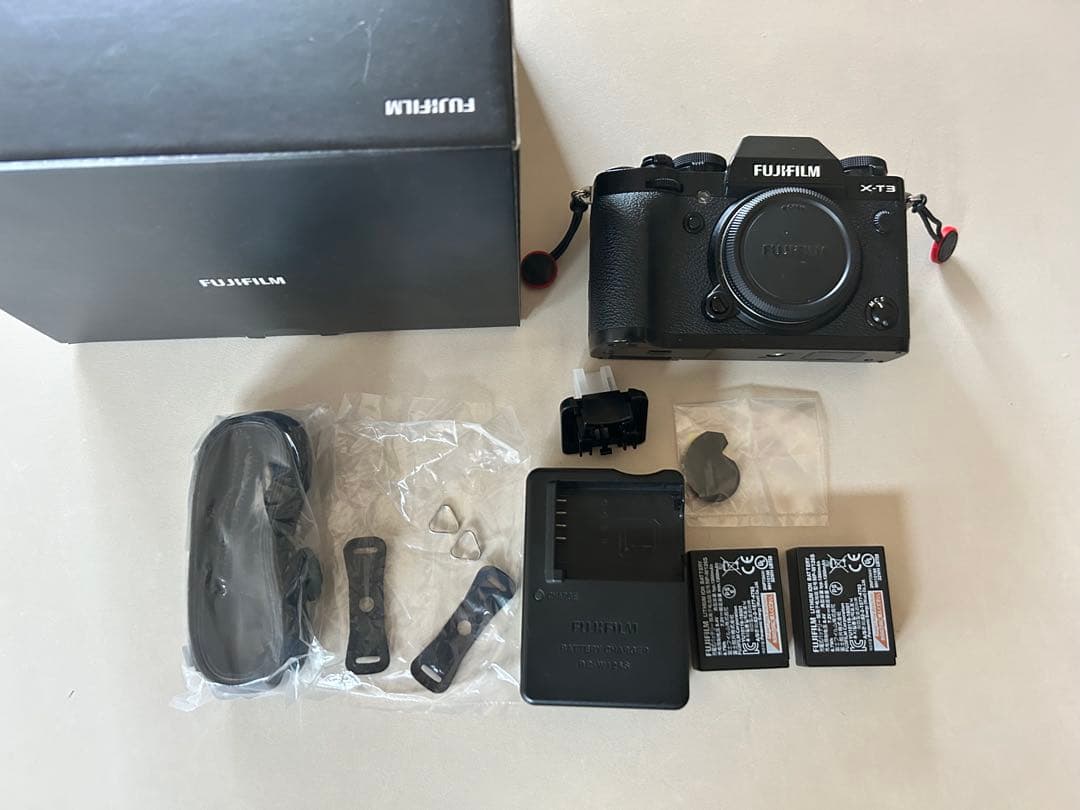 値下げ　FUJIFILM X-T3 ミラーレスカメラ 純正バッテリー2個