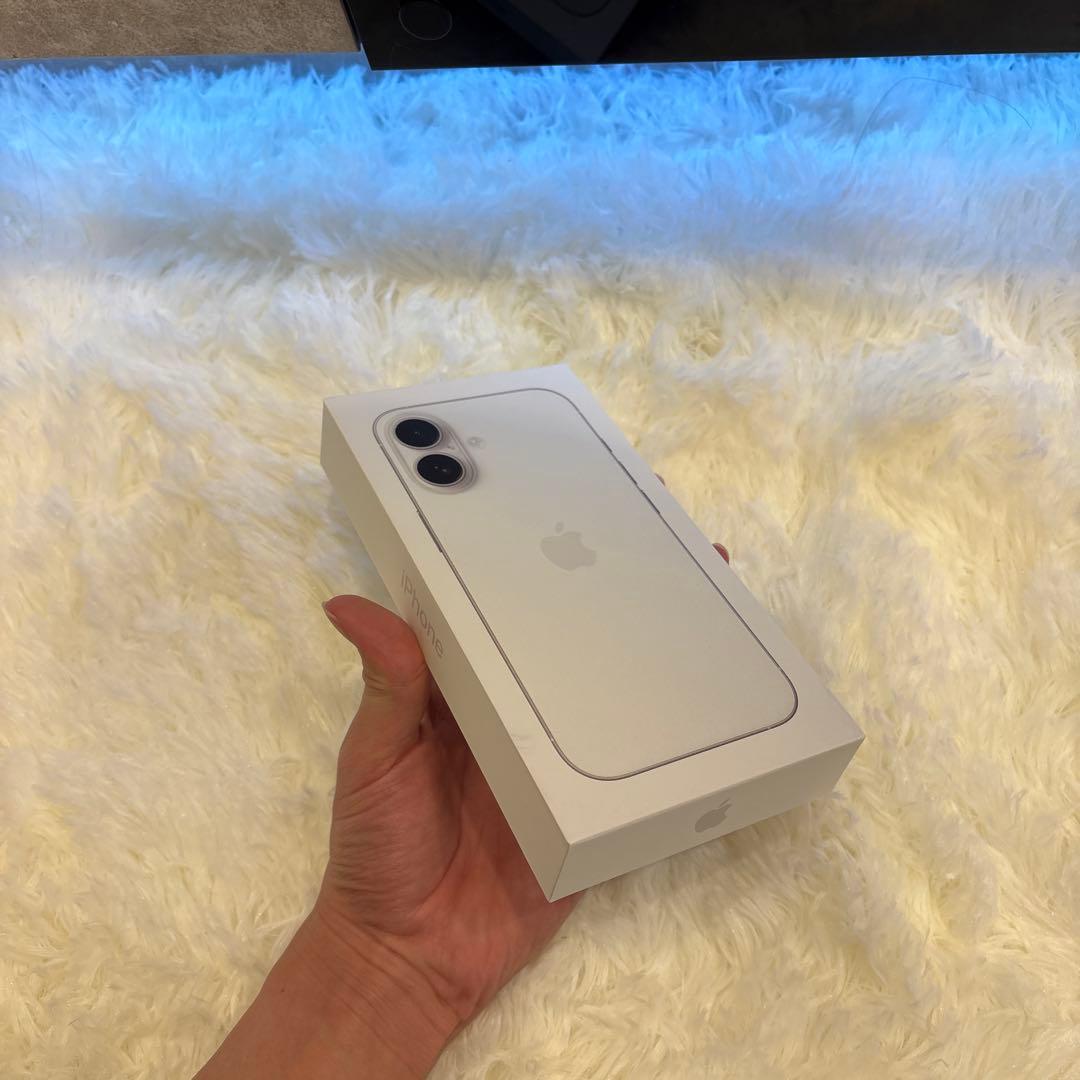 iPhone16 256 ホワイト SIMフリー　【新品未開封】
