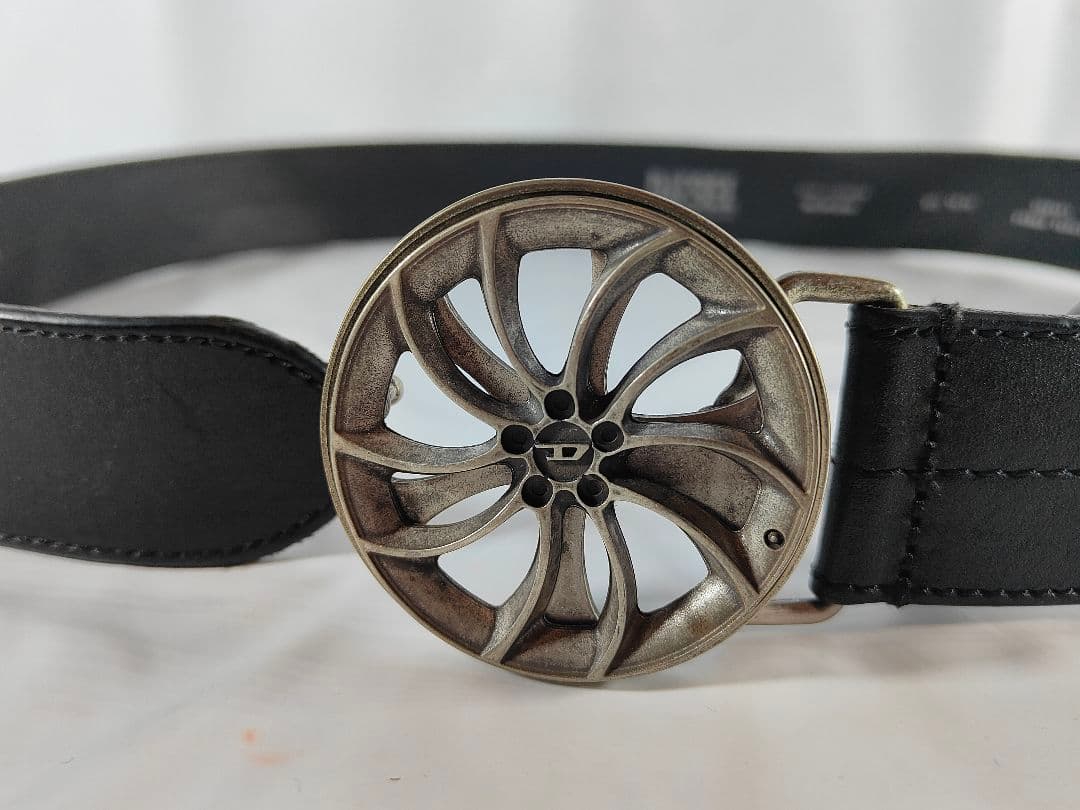 【極美品】DIESEL ディーゼル 艶黒本革　高級イタリアンレザーベルト　正規品