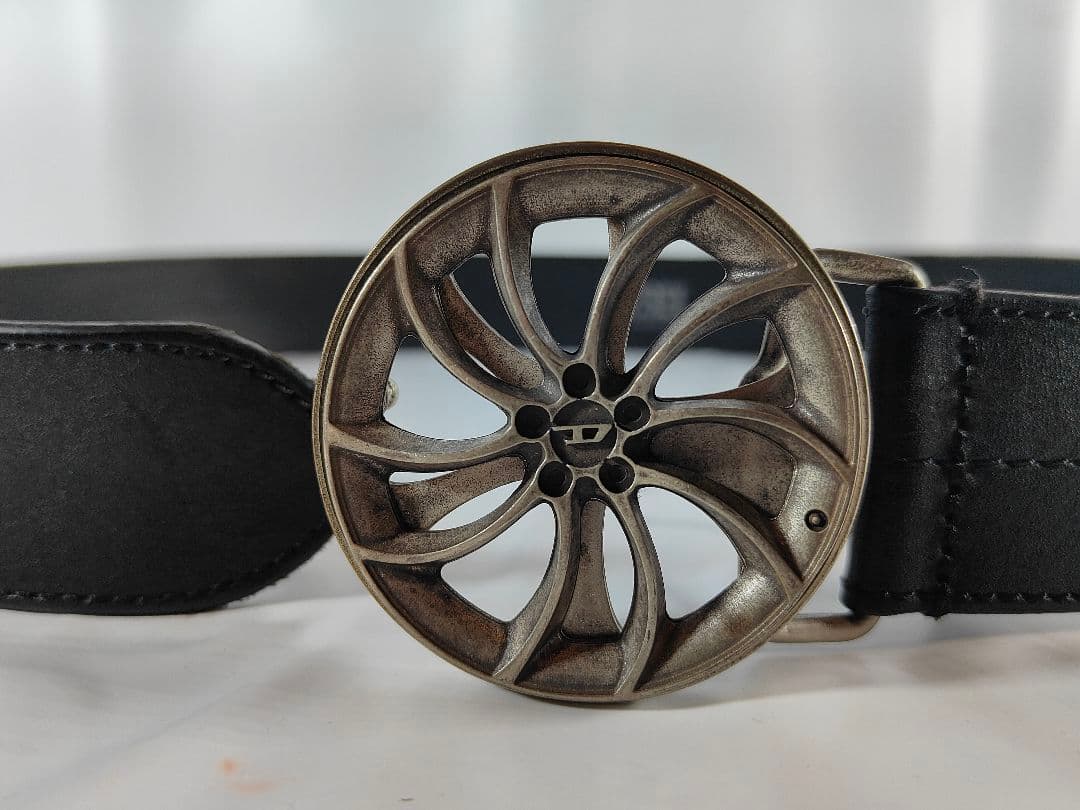 【極美品】DIESEL ディーゼル 艶黒本革　高級イタリアンレザーベルト　正規品