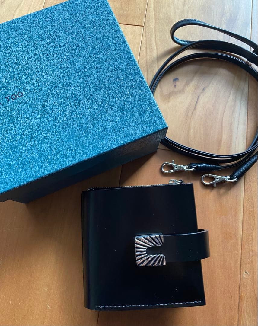 TOGA TOO ブラックレザー二つ折り財布