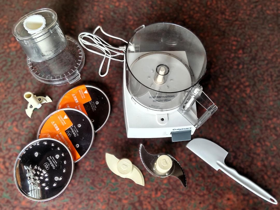 フードプロセッサー クイジナート DLC-10PLUS, 4mmスライサー付き