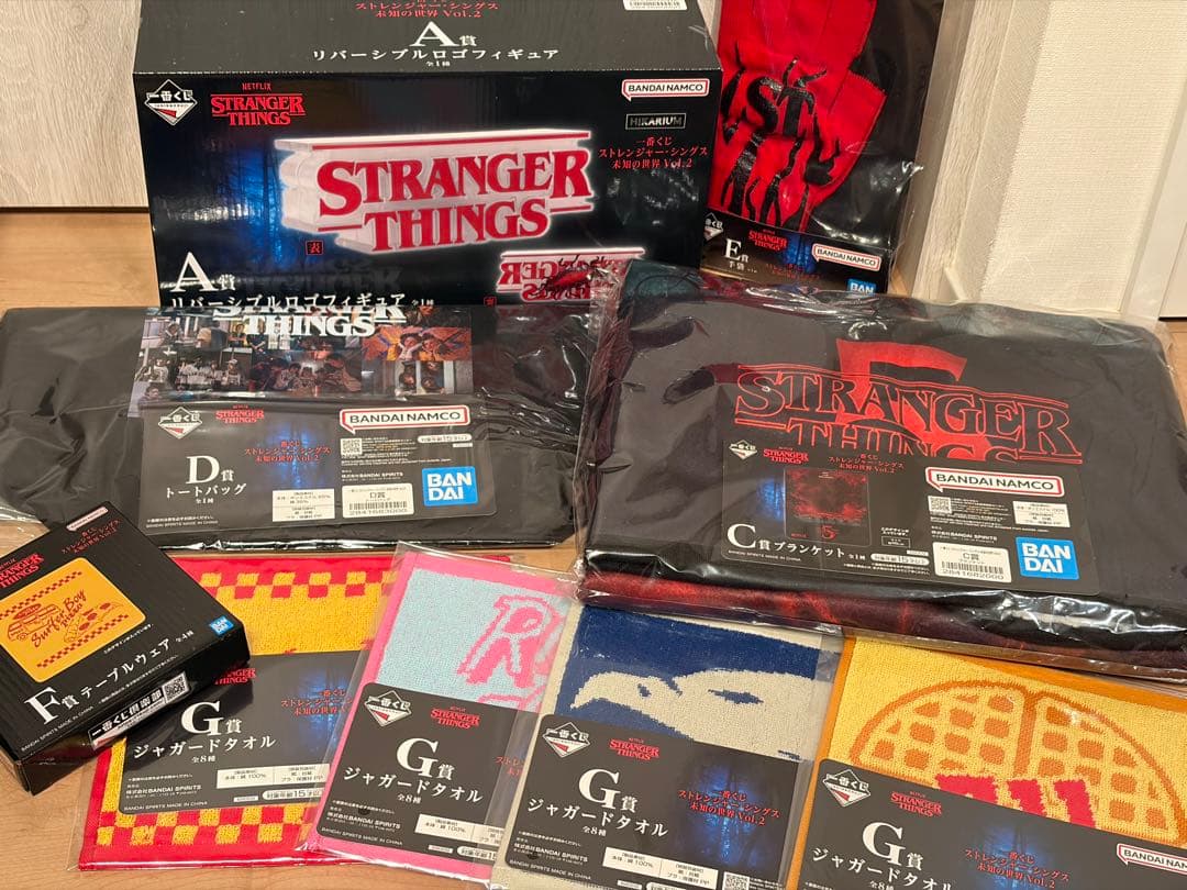 ストレンジャーシングス ロゴフィギュア ブランケット　トートバッグ　手袋