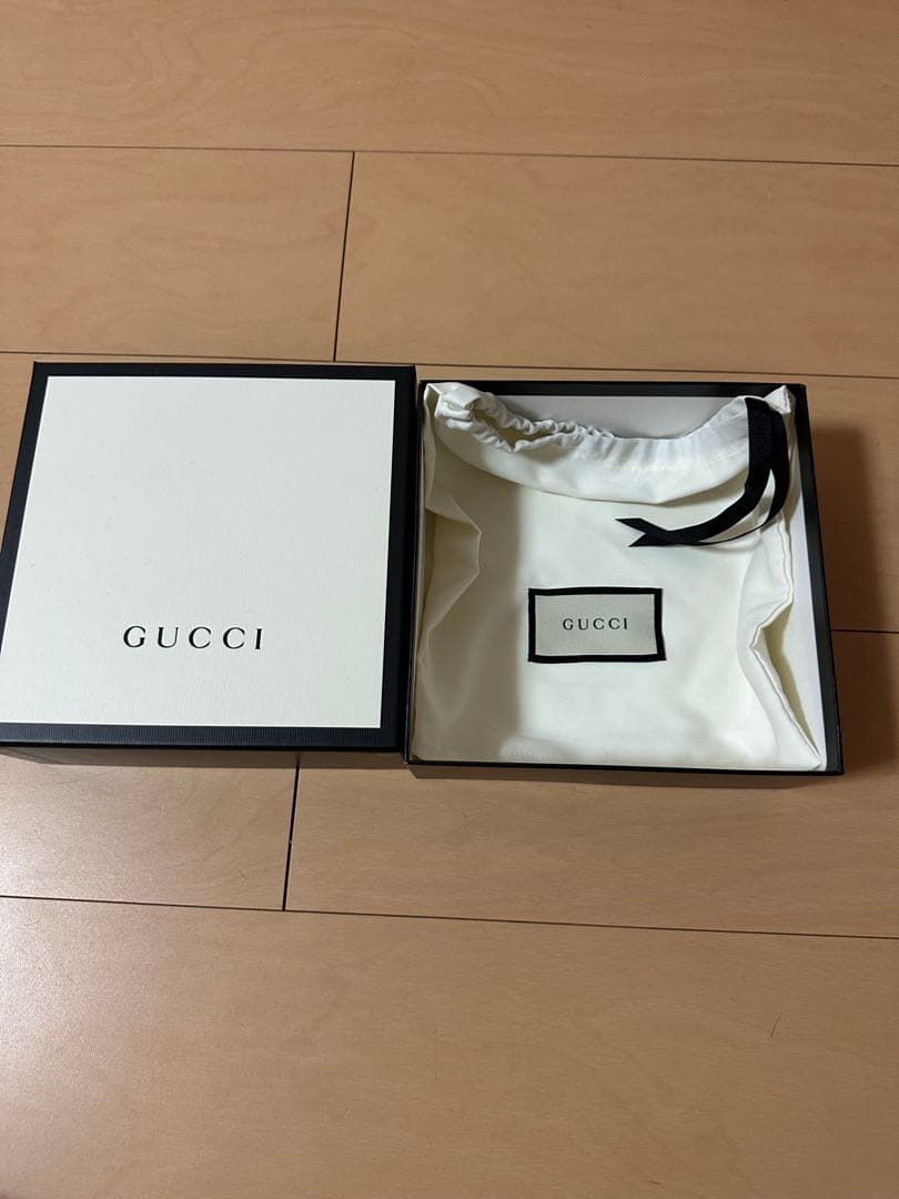 GUCCI ブラックレザー ベルト GGロゴ