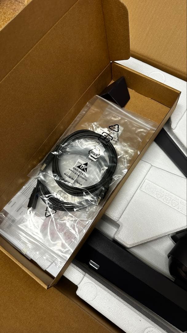 LG 27GR95QE 27インチOLEDモニター