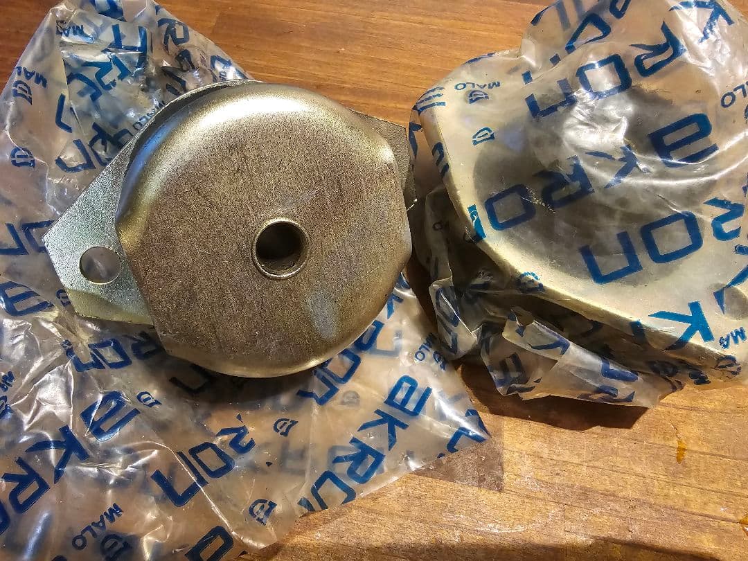 フィアットパンダ141 4WD エンジンマウント×2 ミッションマウント×1