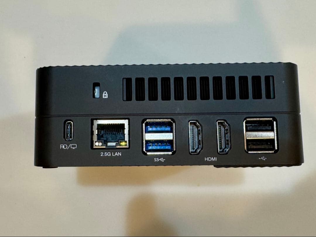 ミニPC Minisforum UM560 AMD Ryzen 5 5625U 16GB