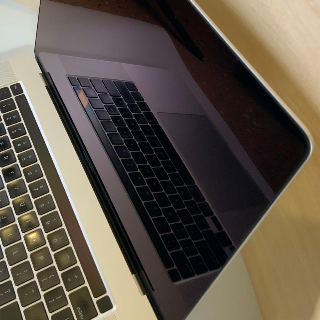 MacBookPro16 2019 8コアi9 32GBメモリ1TB USキー