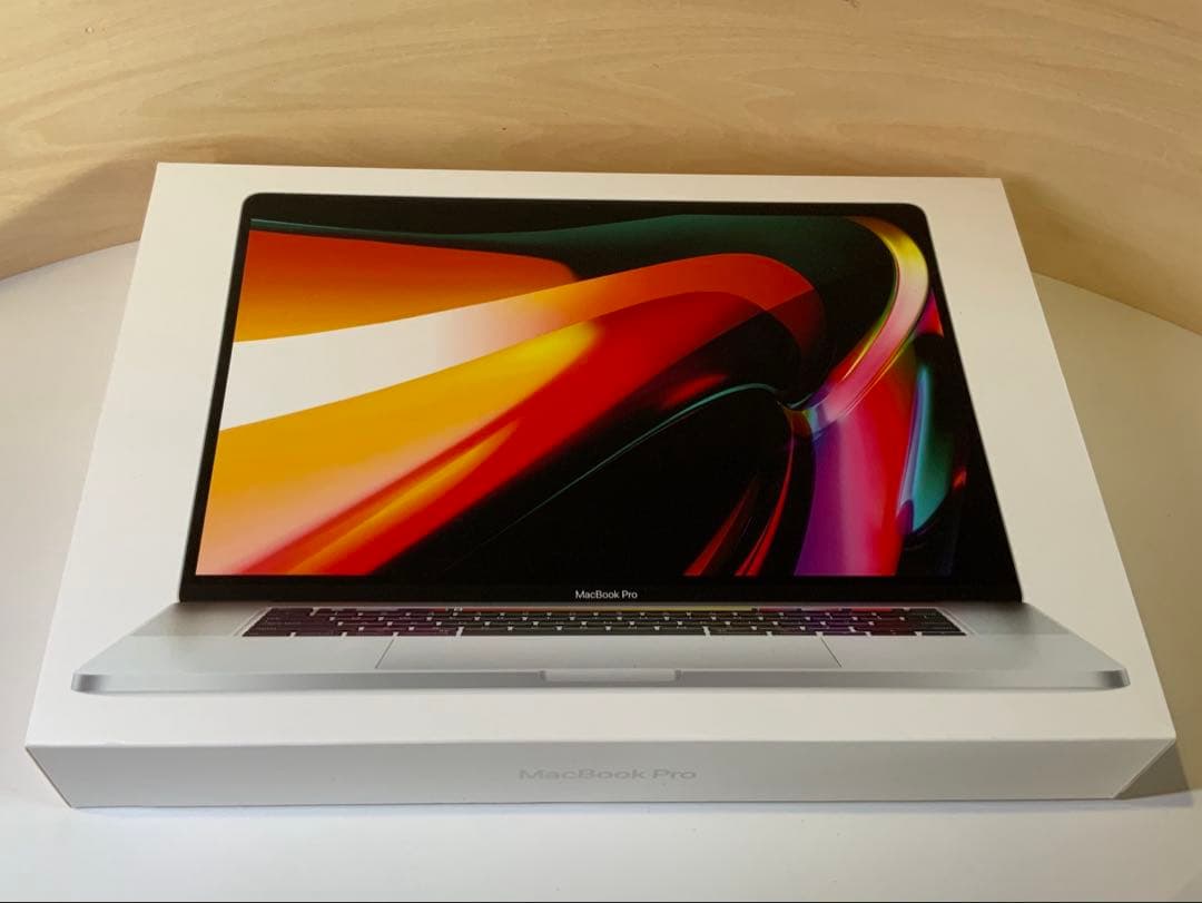 MacBookPro16 2019 8コアi9 32GBメモリ1TB USキー