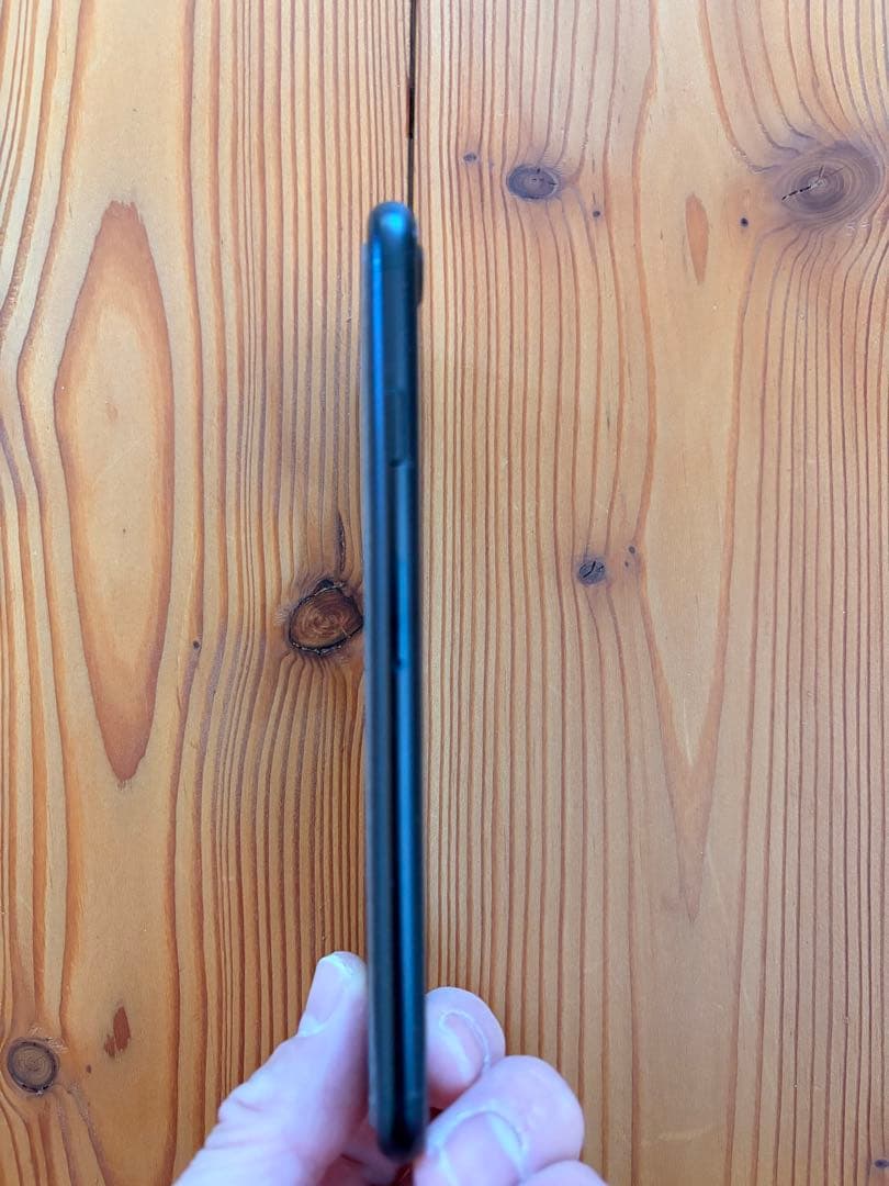 iPhone SE（第2世代）64GB ブラック SIMフリー バッテリー79%