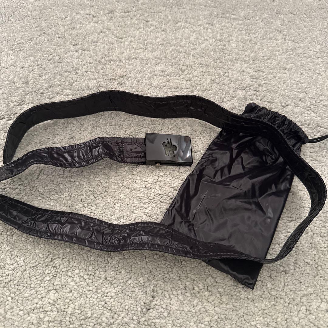 【未使用極美品】MONCLER マーク型抜きダウンコートベルトのみ ブラック