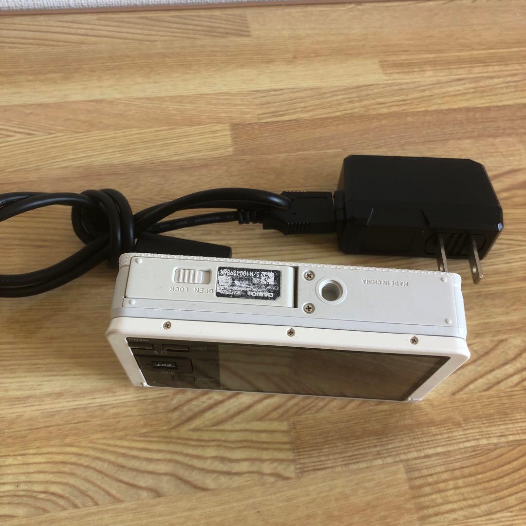 CASIO EXILIM デジタルカメラ　EX-ZR70 充電器付き