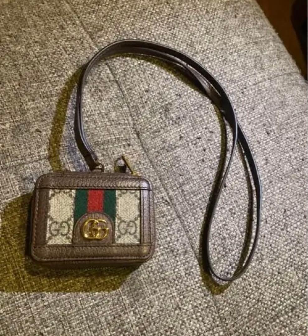 Gucci レザーAirPodsProケース