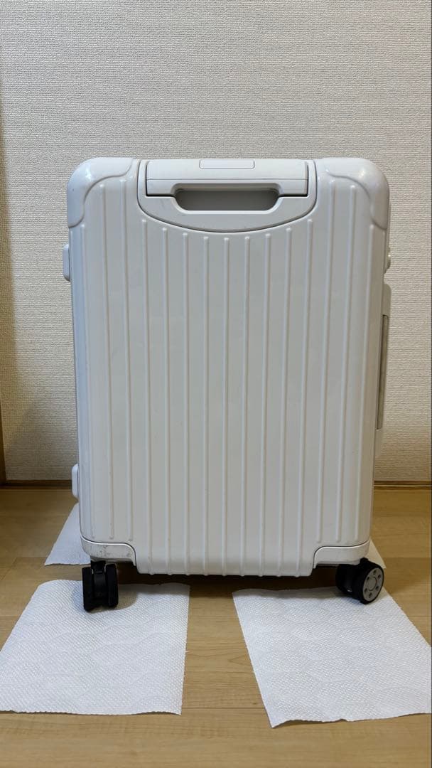 RIMOWA リモワ　ESSENTIAL キャビン　ホワイト