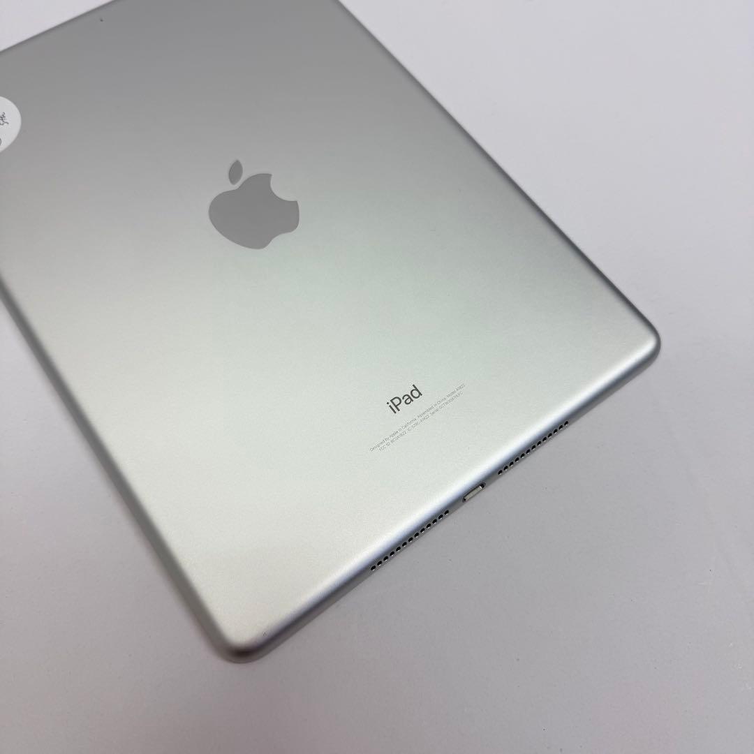 【ほぼ未使用】iPad (第5世代) 32GB Wi-Fiモデル - シルバー