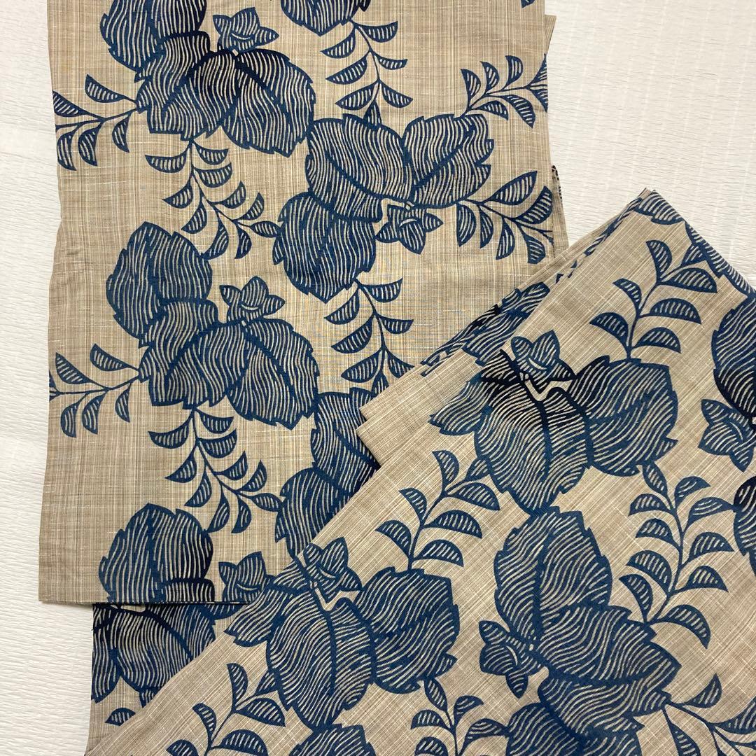 竺仙　　綿紬　綿１００% 花柄生地 ベージュ×ネイビー